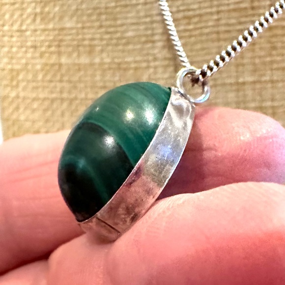 Sterling silver malachite pendant teardrop shape on a Sterling .925 chain - Picture 7 of 14